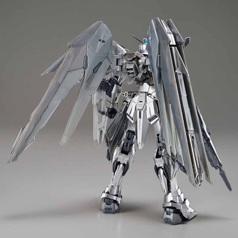 MG 1/100 Freedom Gundam Ver.2.0 [Silver Coating] [The Gundam Base Limited]